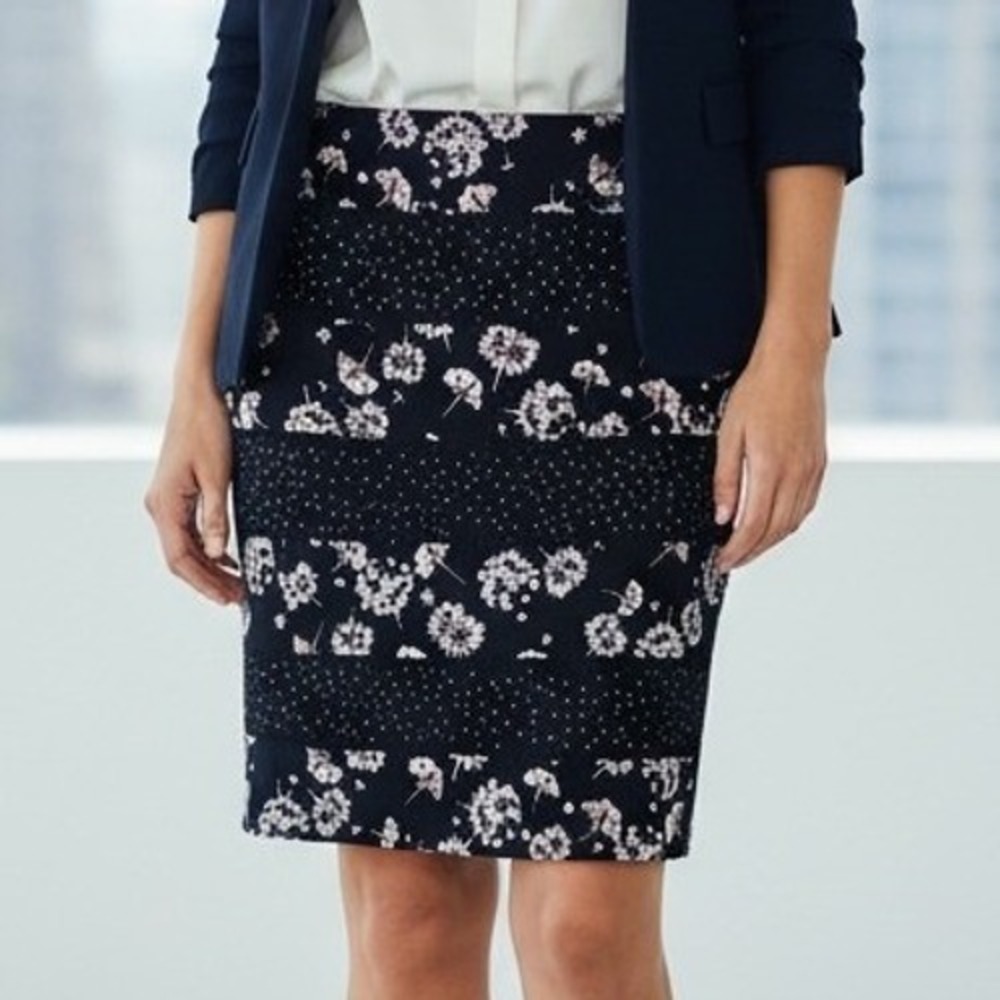 White‎ House Black Market Floral Polka Dot Pencil Skirt Romantic Feminine Size 6